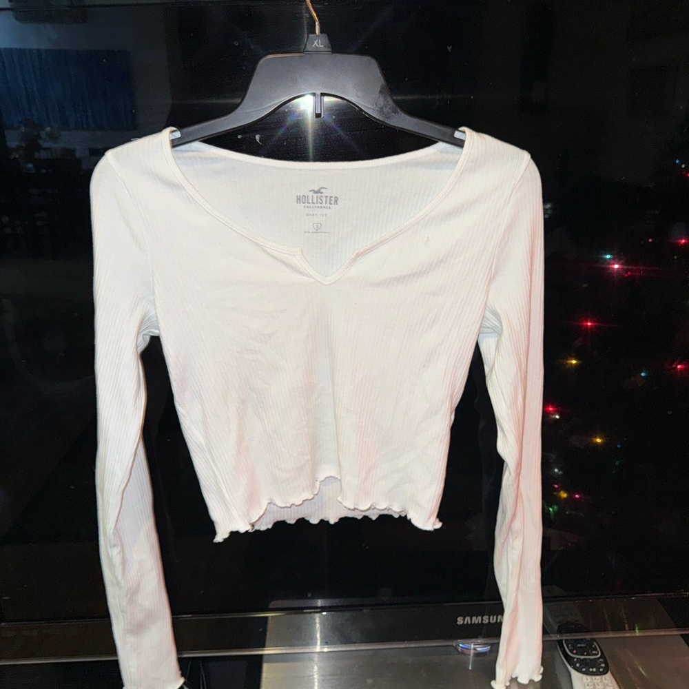 Hollister Women's Cream Long Sleeve Top